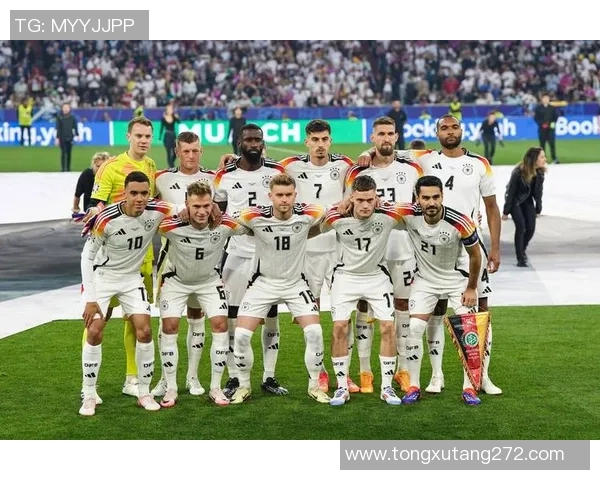 当前世界足球右边锋十强球员盘点与排名分析